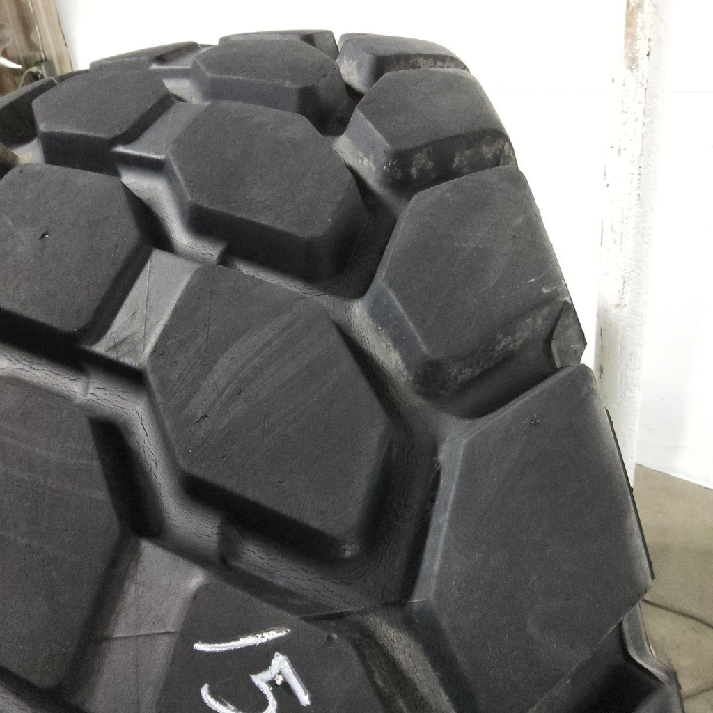USED 20.5R25 Bridgestone V-Steel J-Traction(VJT) G-3/L-3 186A2 80